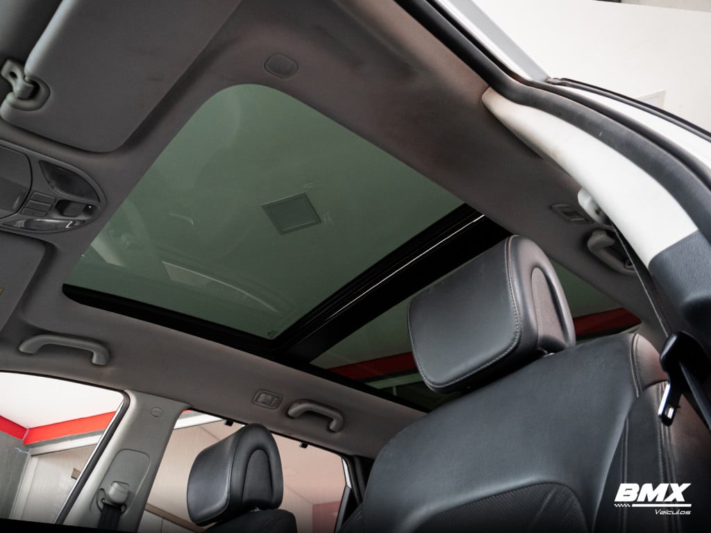 Imagem do veículo HYUNDAI SANTA FÉ 3.3 MPFI 4X4 7 LUGARES V6 270CV GASOLINA 4P AUTOMÁTICO