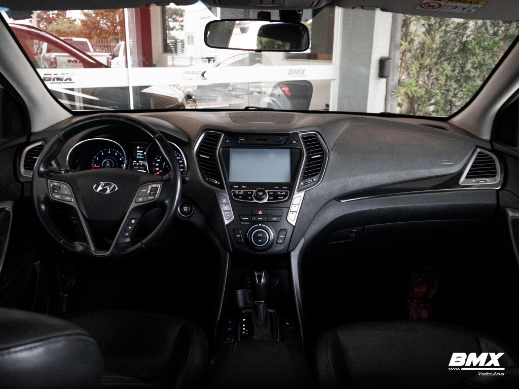 Imagem do veículo HYUNDAI SANTA FÉ 3.3 MPFI 4X4 7 LUGARES V6 270CV GASOLINA 4P AUTOMÁTICO