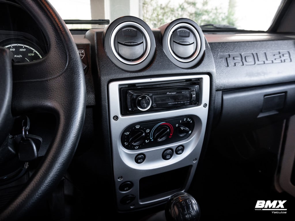 Imagem do veículo TROLLER T4 3.0 TETO RÍGIDO 16V TURBO ELETRONIC DIESEL 2P MANUAL