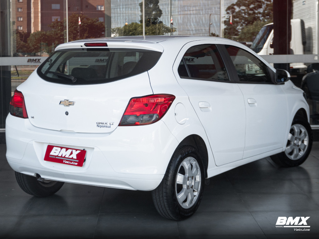 Imagem do veículo CHEVROLET ONIX 1.4 MPFI LT 8V FLEX 4P MANUAL