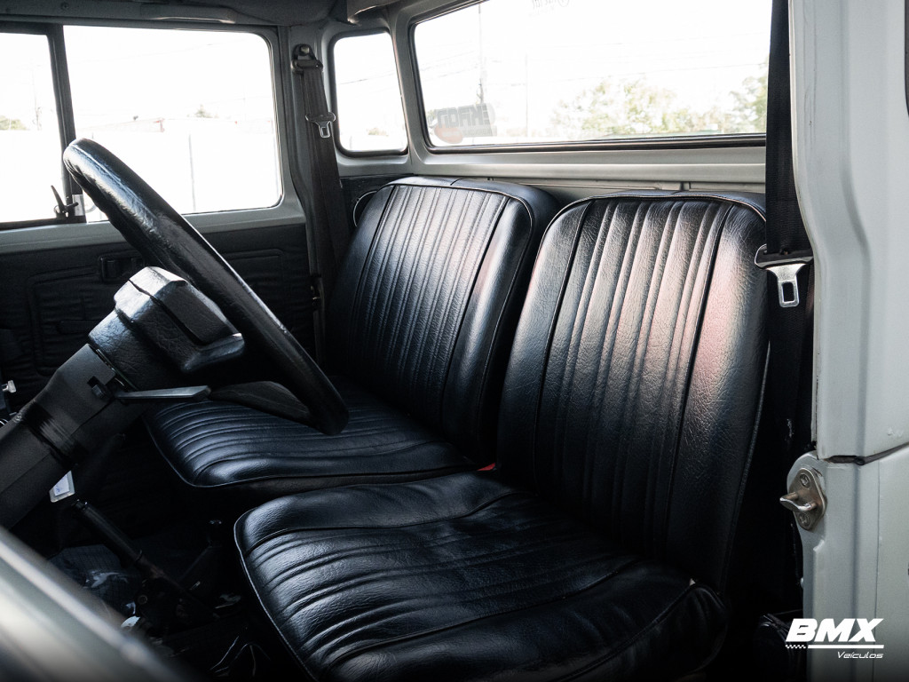 Imagem do veículo TOYOTA BANDEIRANTE 3.7 BJ55LP-BL3 4X4 CS DIESEL 2P MANUAL