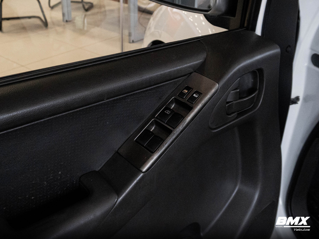 Imagem do veículo NISSAN FRONTIER 2.5 SE ATTACK 4X2 CD TURBO ELETRONIC DIESEL 4P MANUAL
