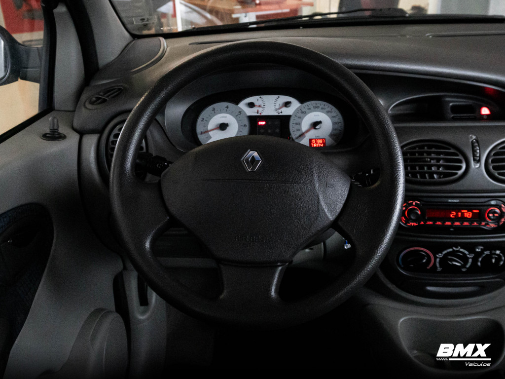 Imagem do veículo RENAULT SCÉNIC 1.6 PRIVILÈGE 16V GASOLINA 4P MANUAL