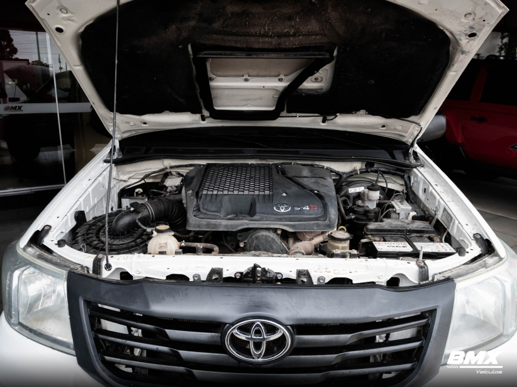 Imagem do veículo TOYOTA HILUX 3.0 4X4 CS 16V TURBO INTERCOOLER DIESEL 2P MANUAL