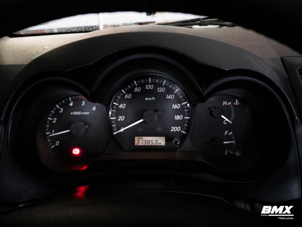 Imagem do veículo TOYOTA HILUX 3.0 4X4 CS 16V TURBO INTERCOOLER DIESEL 2P MANUAL