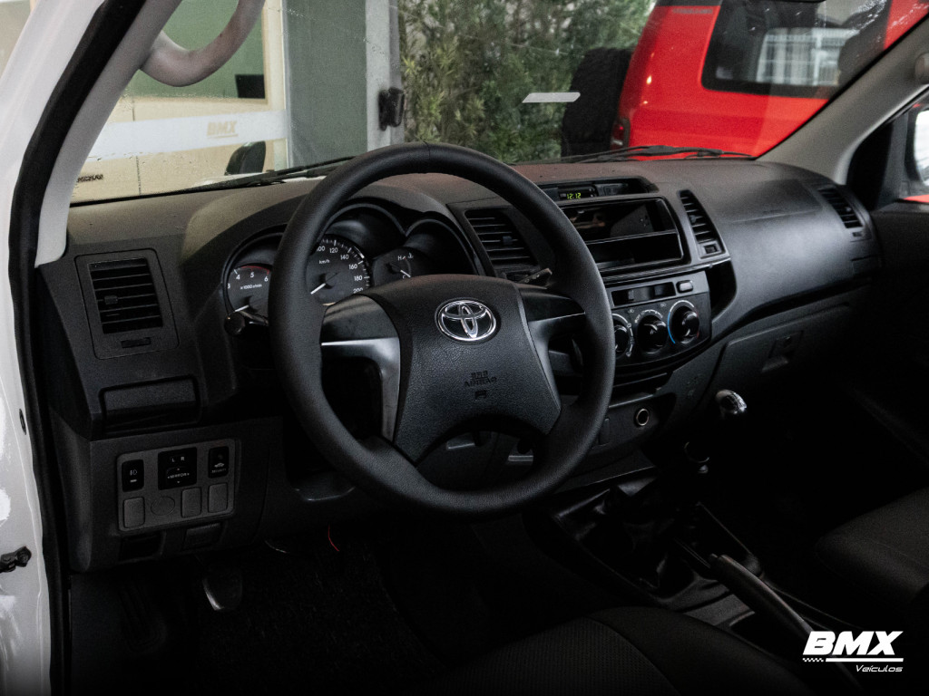 Imagem do veículo TOYOTA HILUX 3.0 4X4 CS 16V TURBO INTERCOOLER DIESEL 2P MANUAL