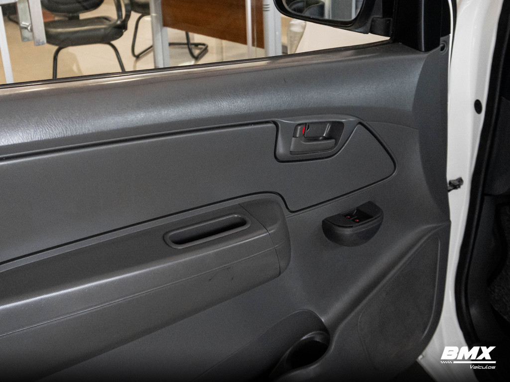 Imagem do veículo TOYOTA HILUX 3.0 4X4 CS 16V TURBO INTERCOOLER DIESEL 2P MANUAL
