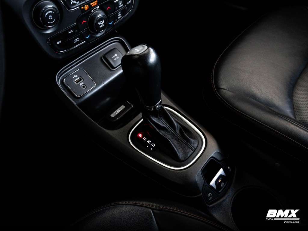 Imagem do veículo JEEP COMPASS 2.0 16V FLEX LONGITUDE AUTOMÁTICO