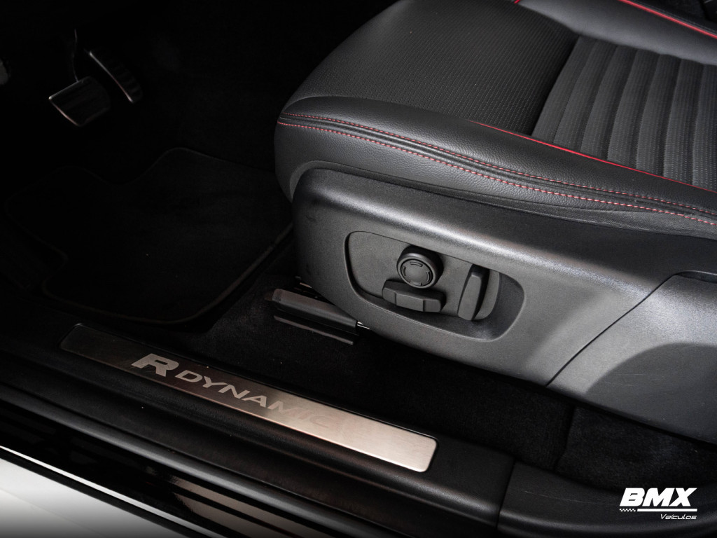 Imagem do veículo LAND ROVER DISCOVERY SPORT 2.0 D200 TURBO DIESEL SE AUTOMÁTICO