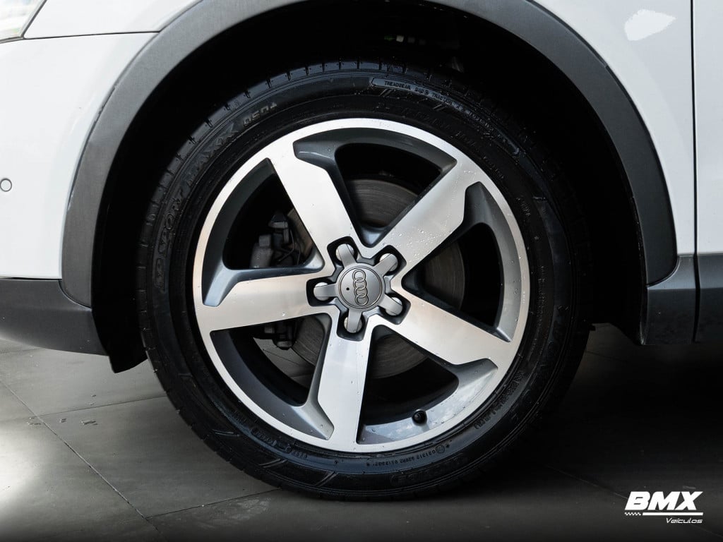 Imagem do veículo AUDI Q3 2.0 TFSI AMBITION QUATTRO 4P GASOLINA S TRONIC