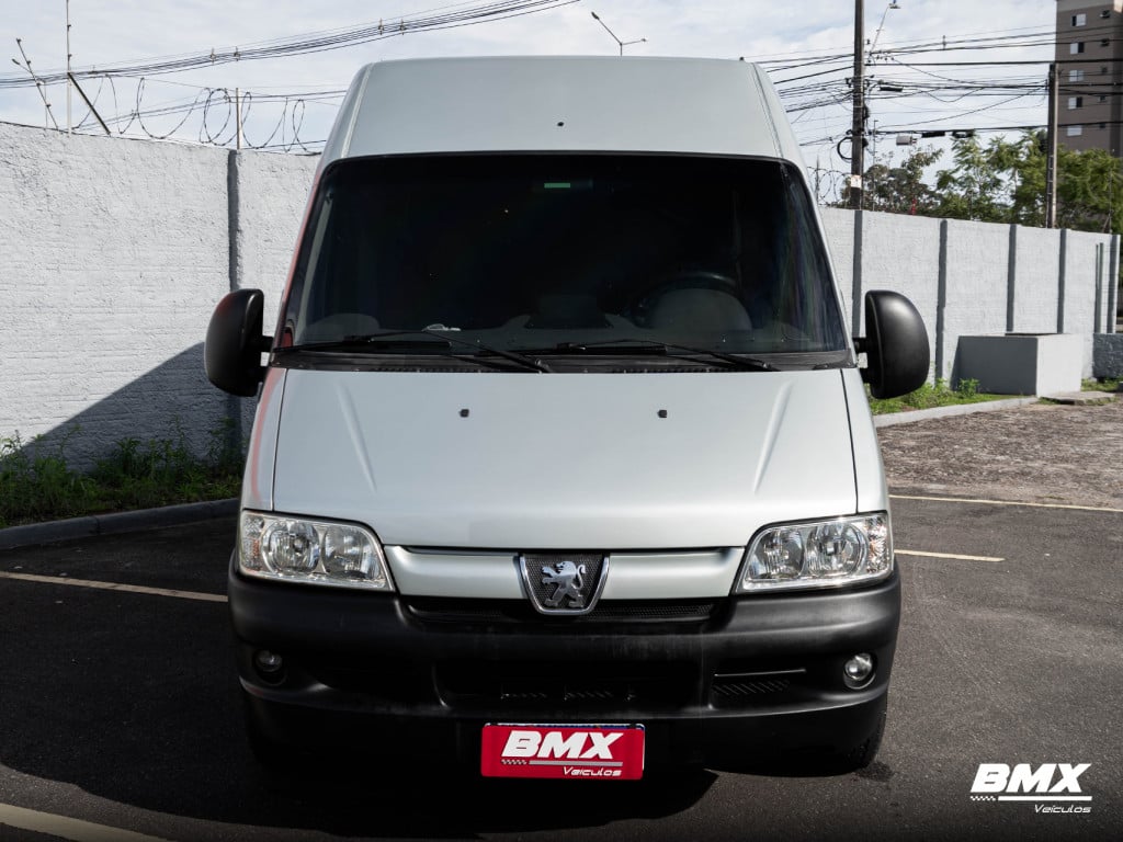 Imagem do veículo PEUGEOT BOXER 2.3 HDI 330 16 LUGARES 16V TURBO DIESEL INTERCOOLER 4P MANUAL