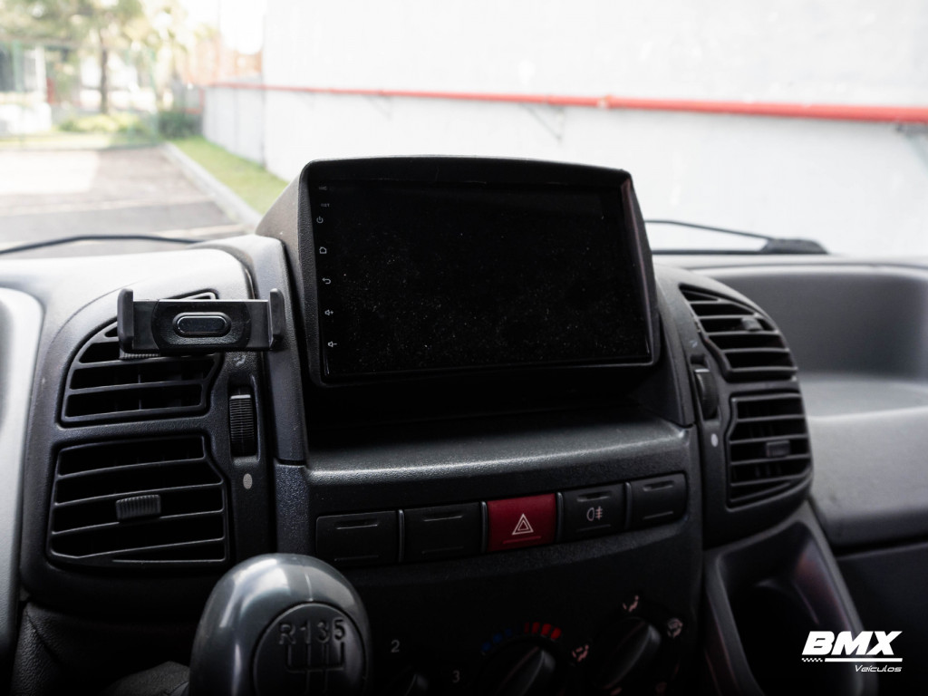 Imagem do veículo PEUGEOT BOXER 2.3 HDI 330 16 LUGARES 16V TURBO DIESEL INTERCOOLER 4P MANUAL