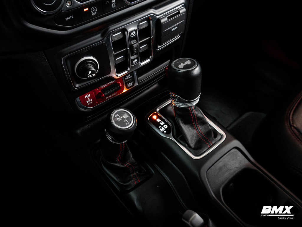 Imagem do veículo JEEP WRANGLER 2.0 TURBO GASOLINA RUBICON 4P 4X4 AT8