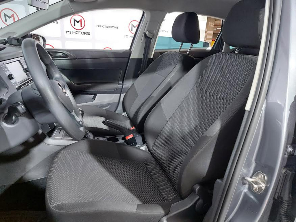 Imagem do veículo VOLKSWAGEN POLO 1.0 MPI FLEX MANUAL - 2020 - CINZA