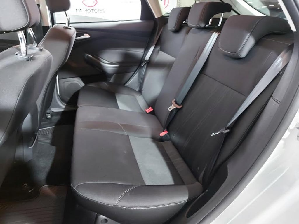 Imagem do veículo FORD FOCUS HATCH SE 1.6 FLEX MANUAL - 2018 - BRANCO