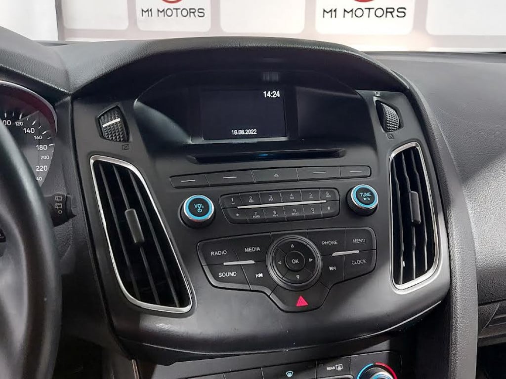 Imagem do veículo FORD FOCUS HATCH SE 1.6 FLEX MANUAL - 2018 - BRANCO