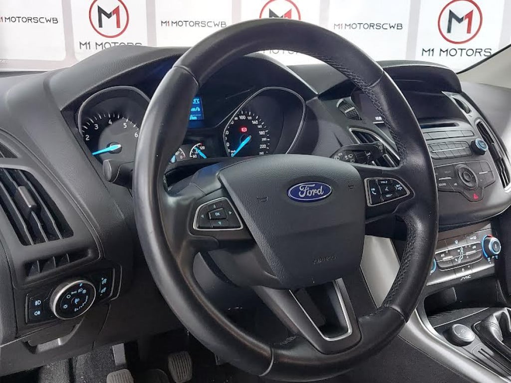 Imagem do veículo FORD FOCUS HATCH SE 1.6 FLEX MANUAL - 2018 - BRANCO