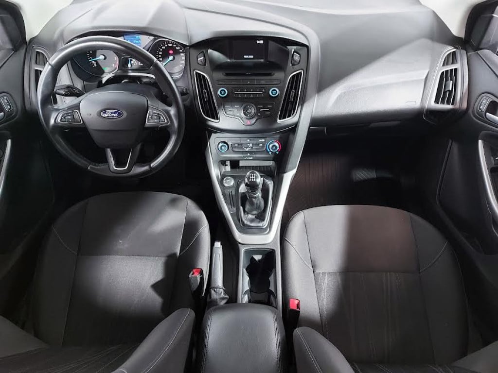 Imagem do veículo FORD FOCUS HATCH SE 1.6 FLEX MANUAL - 2018 - BRANCO