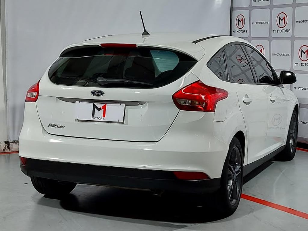 Imagem do veículo FORD FOCUS HATCH SE 1.6 FLEX MANUAL - 2018 - BRANCO