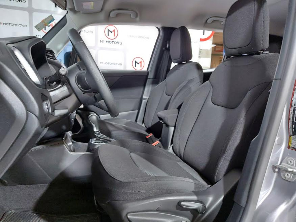 Imagem do veículo JEEP RENEGADE 1.8 FLEX AUTOMÁTICO - 2020 - PRATA