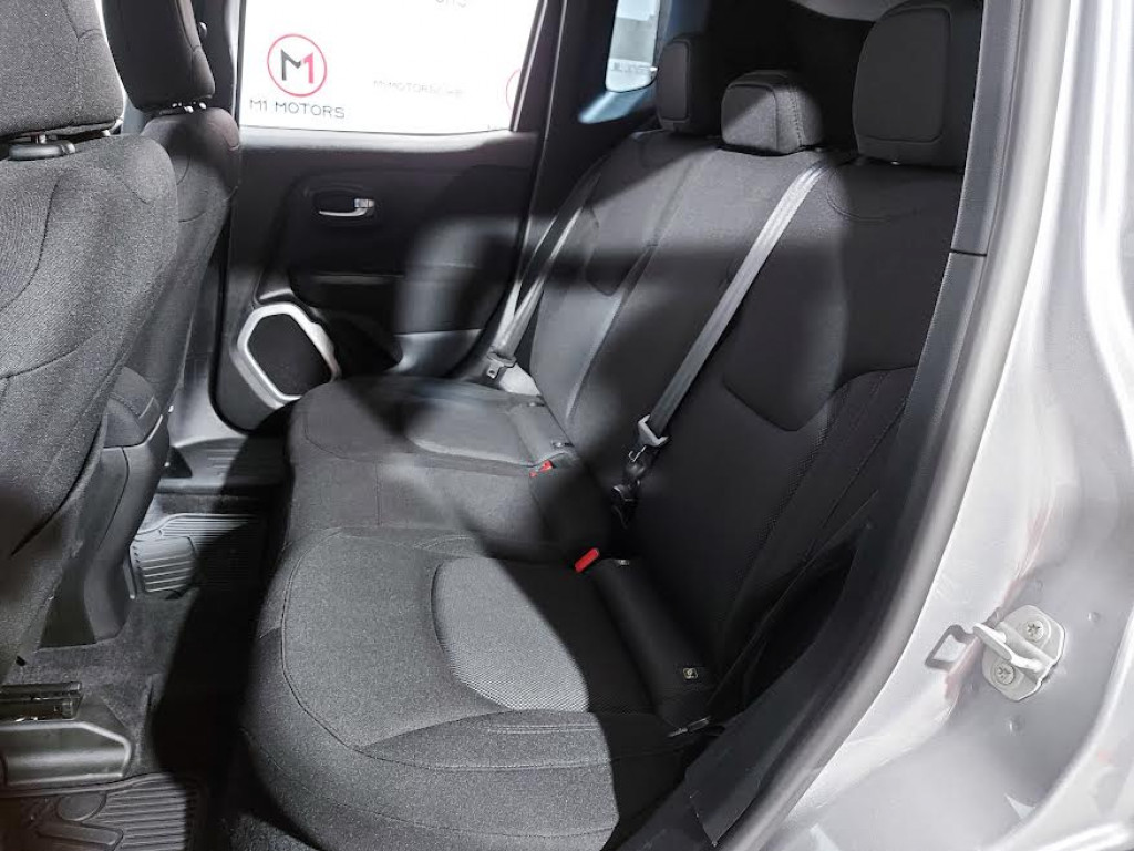 Imagem do veículo JEEP RENEGADE 1.8 FLEX AUTOMÁTICO - 2020 - PRATA