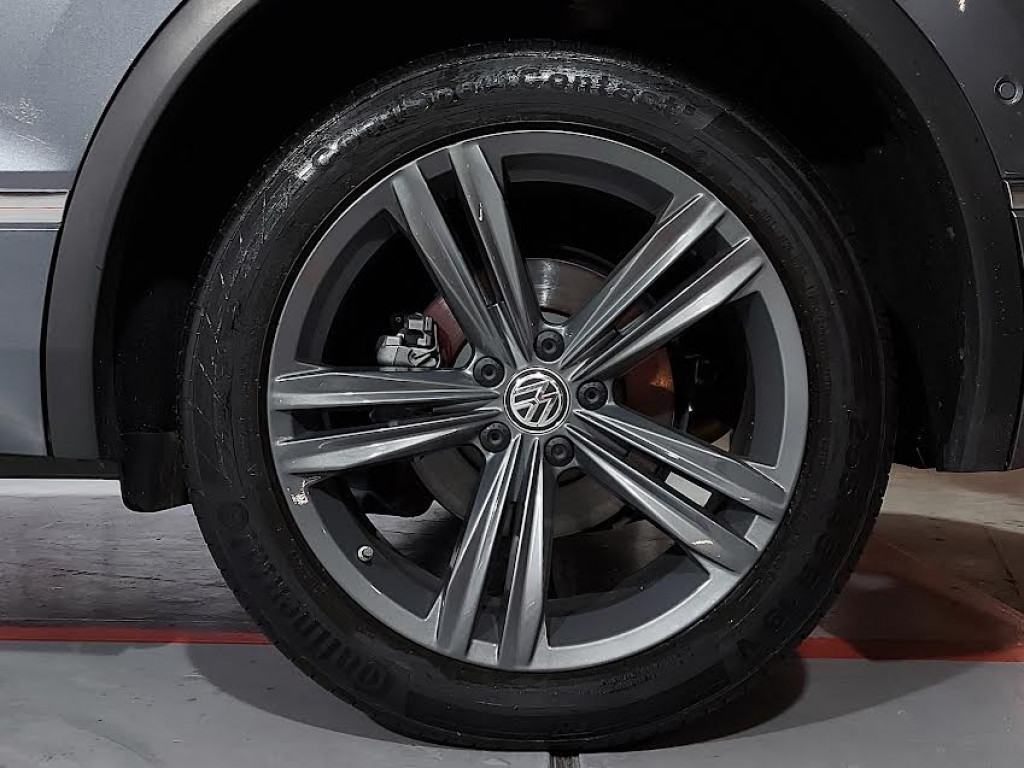Imagem do veículo VOLKSWAGEN TIGUAN ALLSPACE R-LINE 2.0 350 TSI GASOLINA 4MOTION DSG - 2021 - CINZA