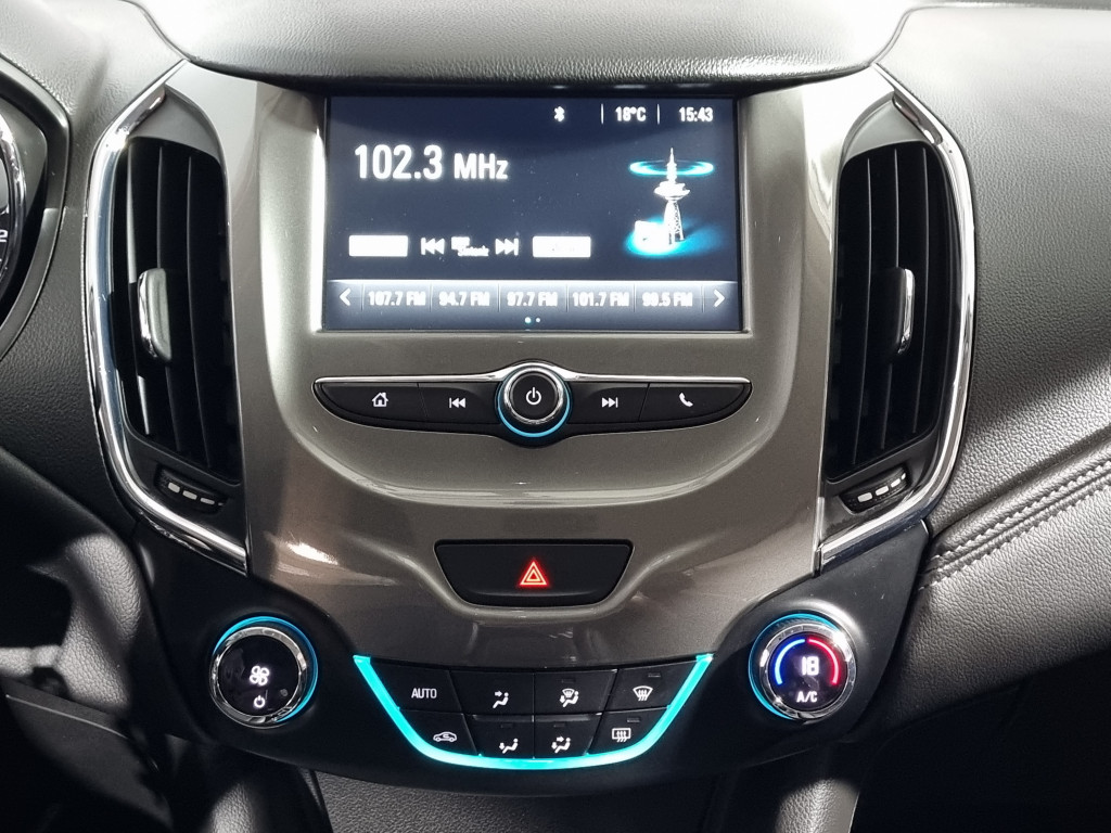 Imagem do veículo CHEVROLET CRUZE SEDAN ECOTEC6 LT 1.4 TURBO FLEX AUTOMÁTICO - 2019 - PRETO