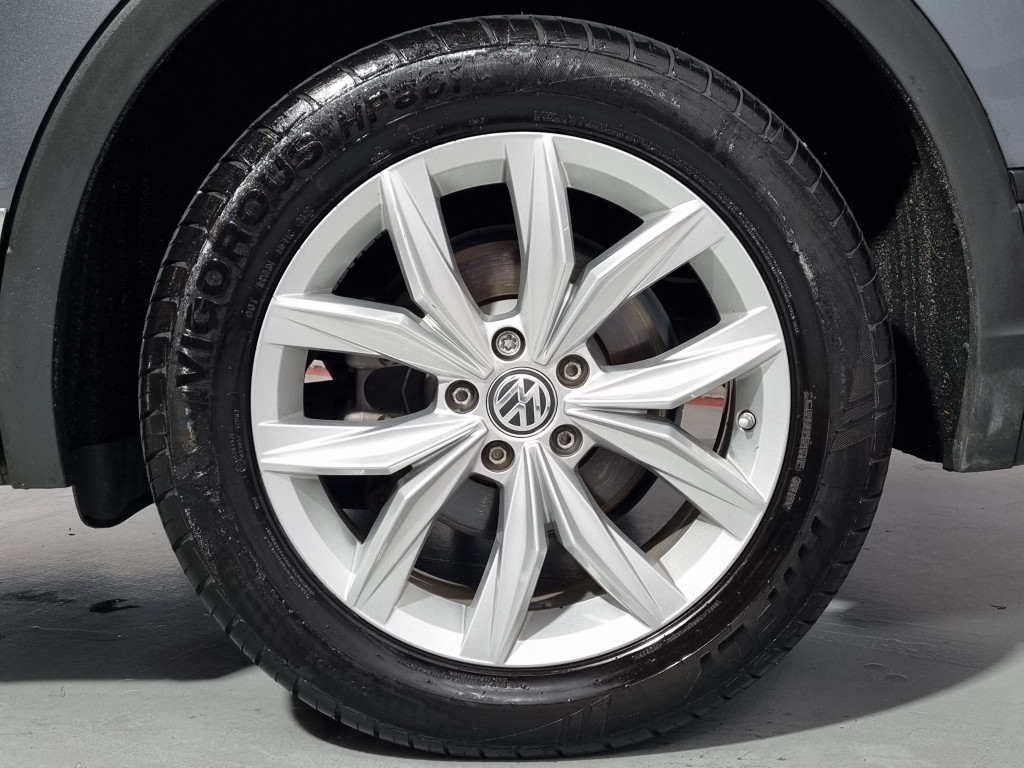 Imagem do veículo VOLKSWAGEN TIGUAN ALLSPACE COMFORTLINE 1.4 250 TSI FLEX AUTOMÁTICO - 2018 - CINZA
