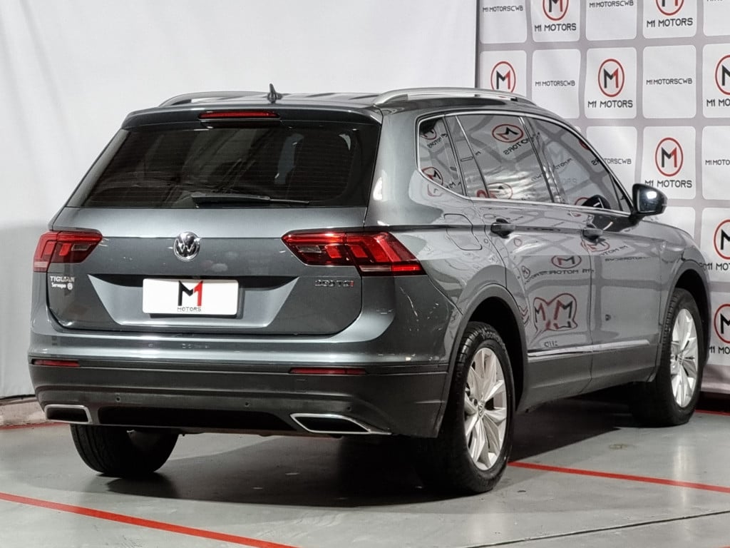 Imagem do veículo VOLKSWAGEN TIGUAN ALLSPACE COMFORTLINE 1.4 250 TSI FLEX AUTOMÁTICO - 2018 - CINZA