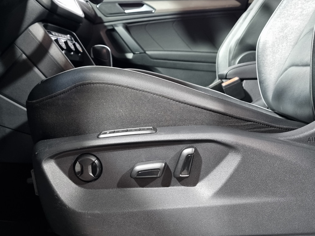 Imagem do veículo VOLKSWAGEN TIGUAN ALLSPACE COMFORTLINE 1.4 250 TSI FLEX AUTOMÁTICO - 2018 - CINZA