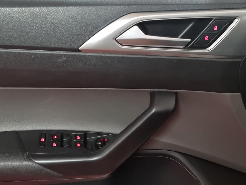 Imagem do veículo VOLKSWAGEN POLO HIGHLINE 1.0 200 TSI AUTOMÁTICO - 2019 - BRANCA