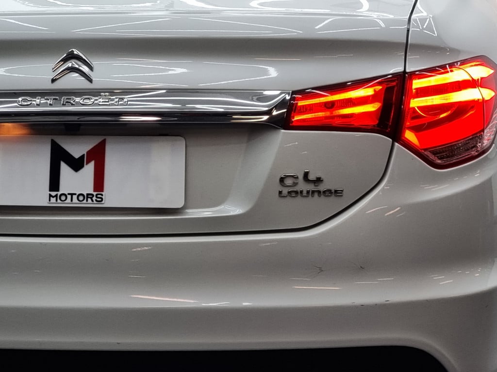 Imagem do veículo CITROËN C4 LOUNGE EXCLUSIVE 1.6 THP FLEX AUTOMÁTICO - 2017 - BRANCO