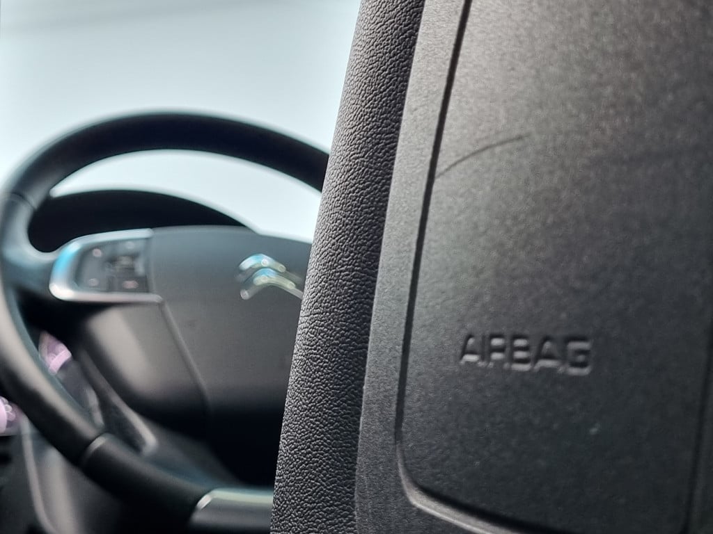 Imagem do veículo CITROËN C4 LOUNGE EXCLUSIVE 1.6 THP FLEX AUTOMÁTICO - 2017 - BRANCO