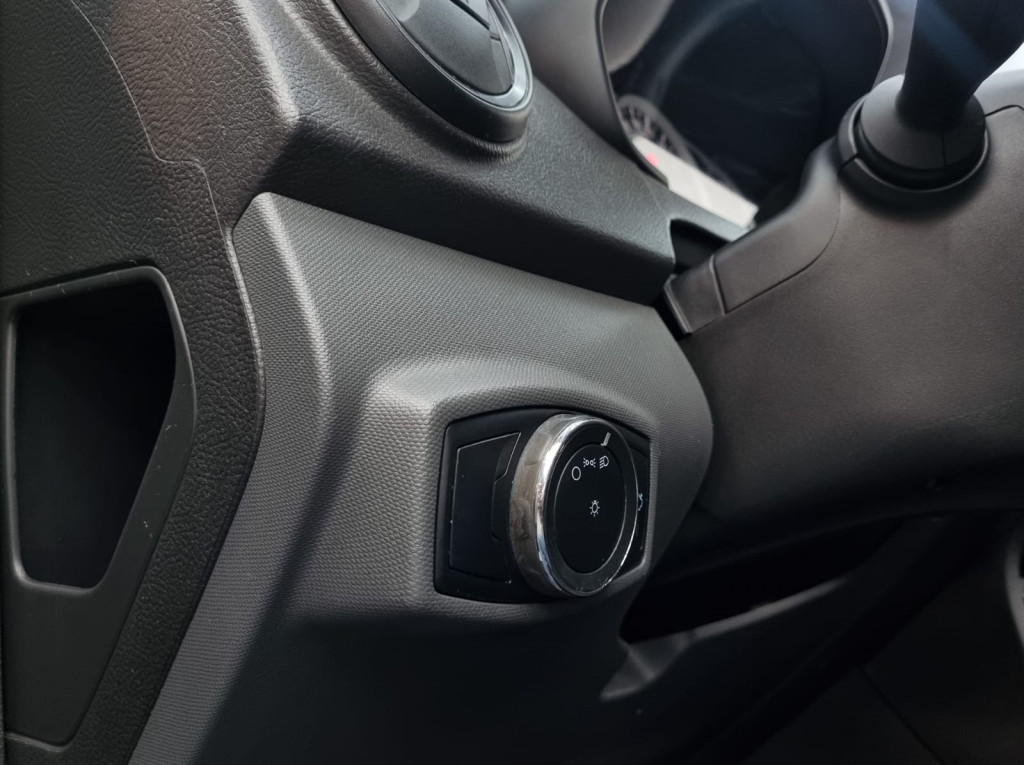 Imagem do veículo FORD KA HATCH SE 1.0 FLEX MANUAL - 2018 - PRETO