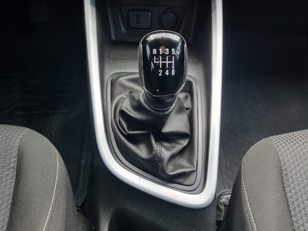 Imagem do veículo CHEVROLET ONIX PLUS LT 1.0 FLEX MANUAL - 2022 - PRETO