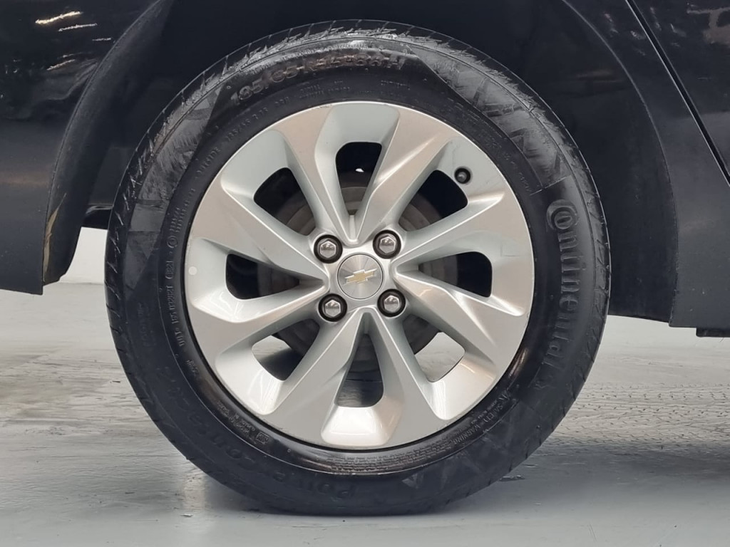 Imagem do veículo CHEVROLET ONIX PLUS LT 1.0 FLEX MANUAL - 2022 - PRETO