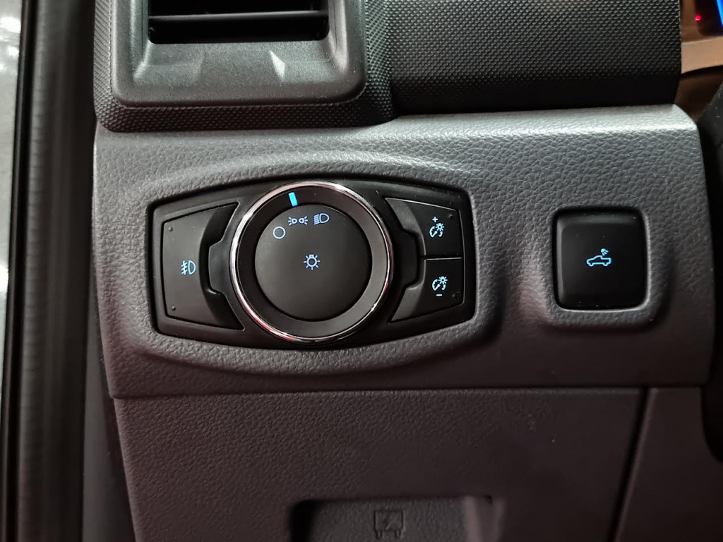 Imagem do veículo FORD RANGER XLS 4X4 2.2 CD DIESEL AUTOMÁTICO - 2018 - CINZA