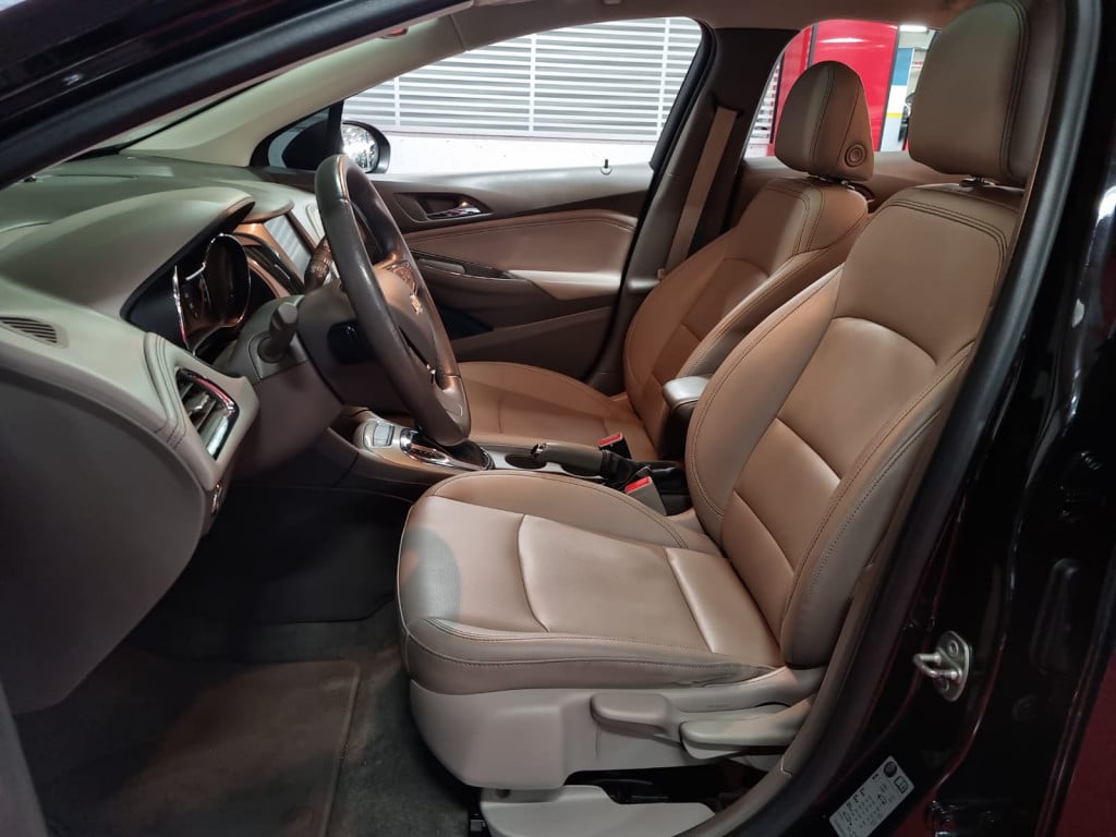 Imagem do veículo CHEVROLET CRUZE SPORT6 LTZ 1.4 TURBO FLEX AUTOMÁTICO - 2019 - PRETO