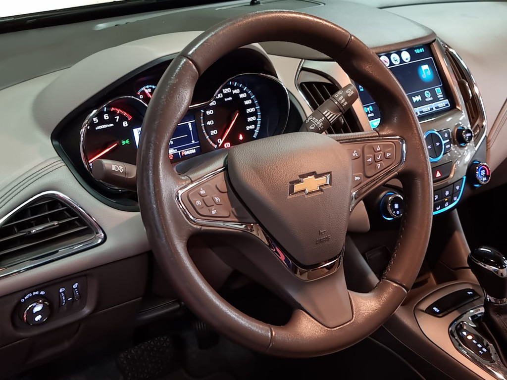Imagem do veículo CHEVROLET CRUZE SPORT6 LTZ 1.4 TURBO FLEX AUTOMÁTICO - 2019 - PRETO