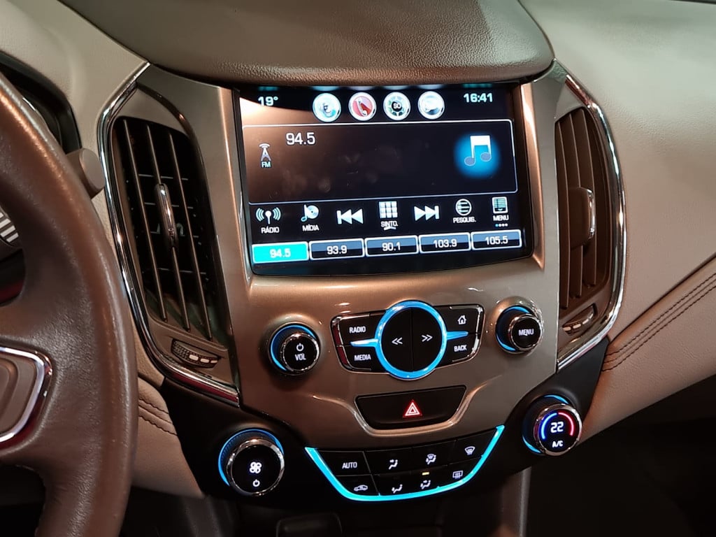 Imagem do veículo CHEVROLET CRUZE SPORT6 LTZ 1.4 TURBO FLEX AUTOMÁTICO - 2019 - PRETO