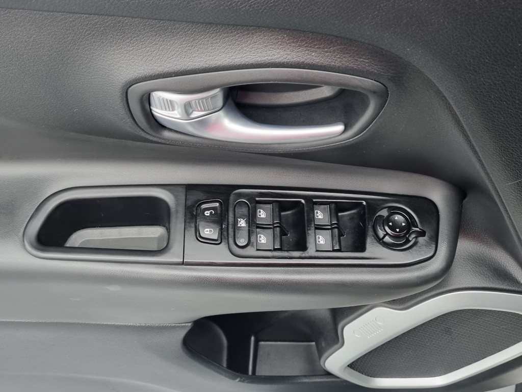 Imagem do veículo JEEP RENEGADE TRAILHAWK 2.0 4X4 DIESEL AUTOMÁTICO - 2019 - BRANCO