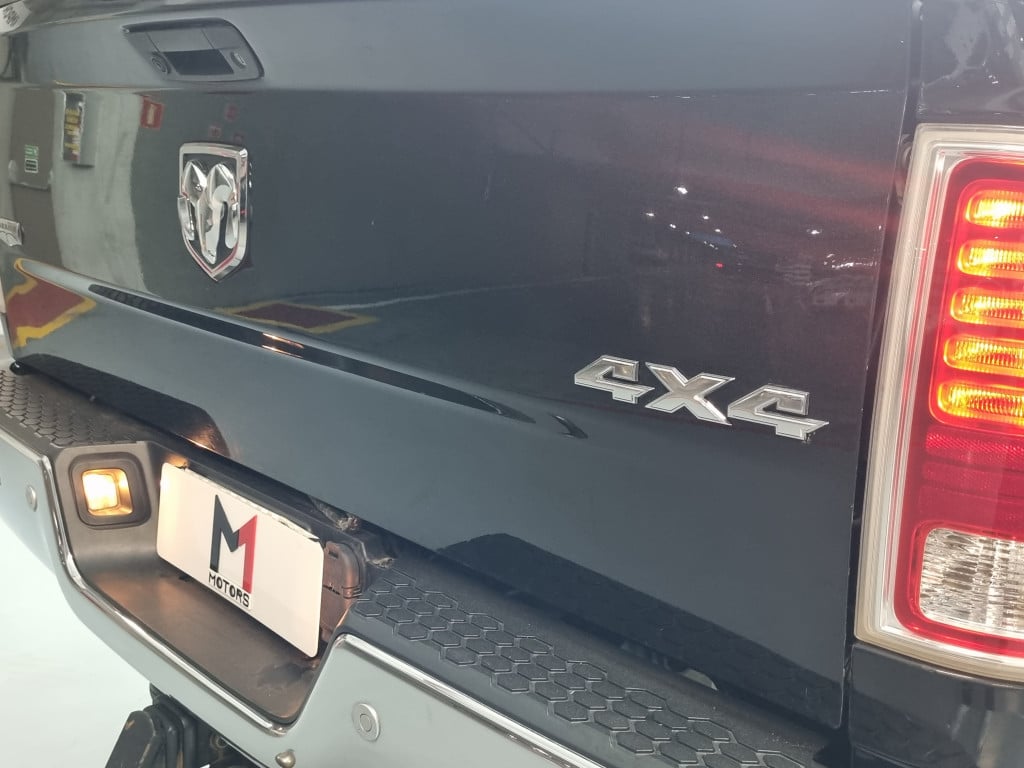 Imagem do veículo DODGE RAM LARAMIE 2500 I6 CD 6.7 4X4 TURBO DIESEL AUTOMÁTICO - 2017 - PRETO