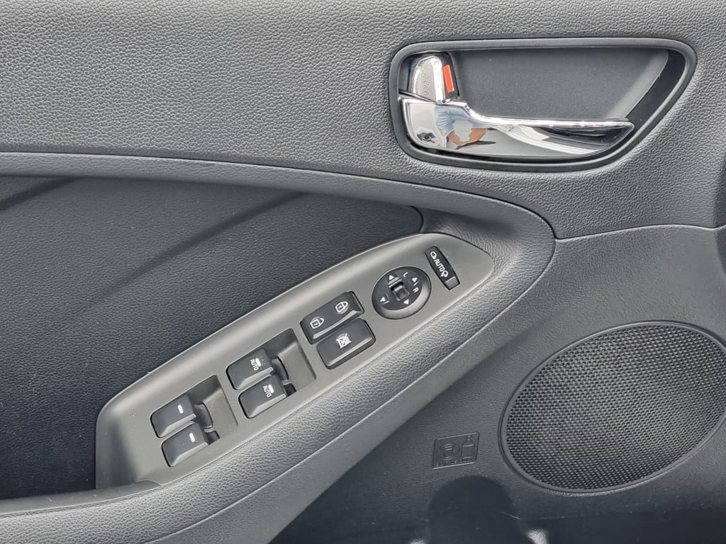 Imagem do veículo KIA CERATO SX 1.6 FLEX AUTOMÁTICO - 2019 - BRANCO