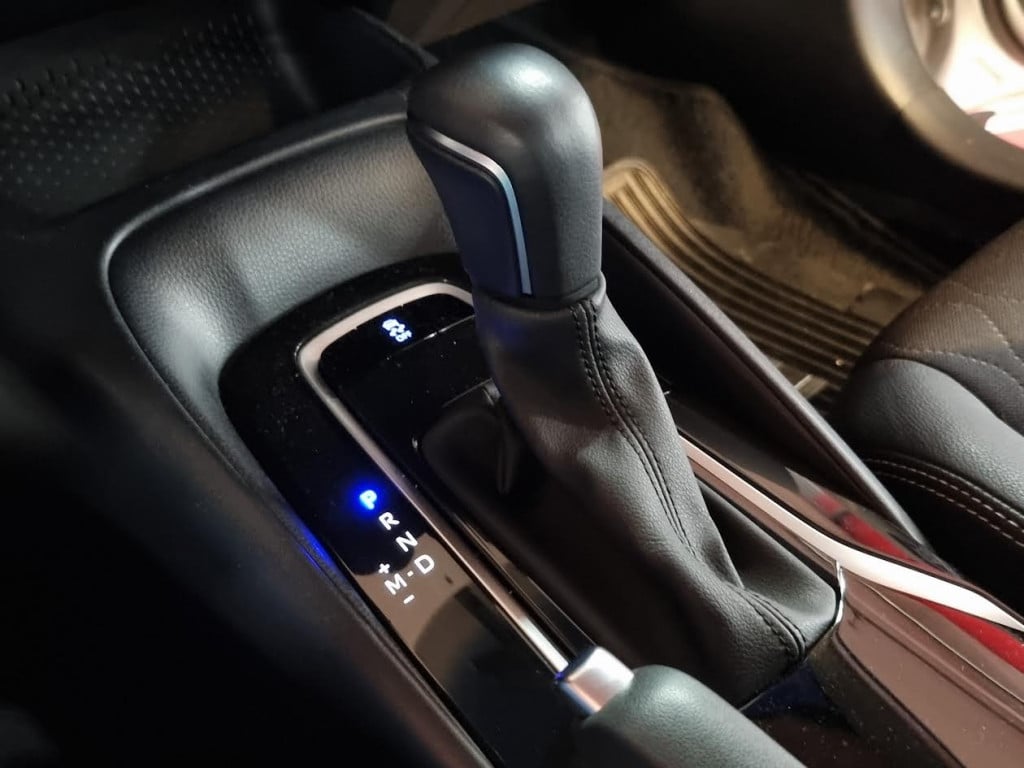 Imagem do veículo TOYOTA COROLLA GLI 2.0 VVT-IE FLEX AUTOMÁTICO - 2020 - PRATA
