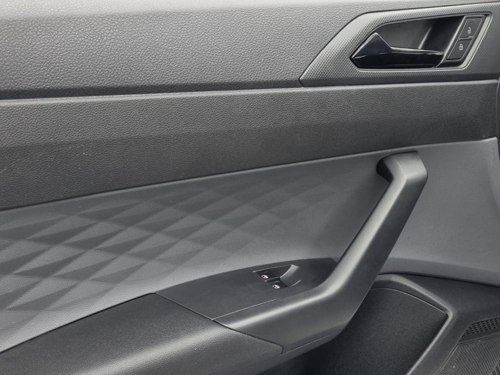 Imagem do veículo VOLKSWAGEN POLO MPI 1.0 FLEX MANUAL - 2023 - BRANCO