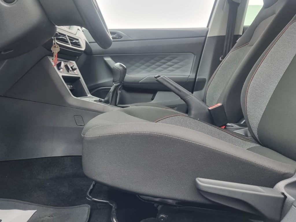 Imagem do veículo VOLKSWAGEN POLO MPI 1.0 FLEX MANUAL - 2023 - BRANCO