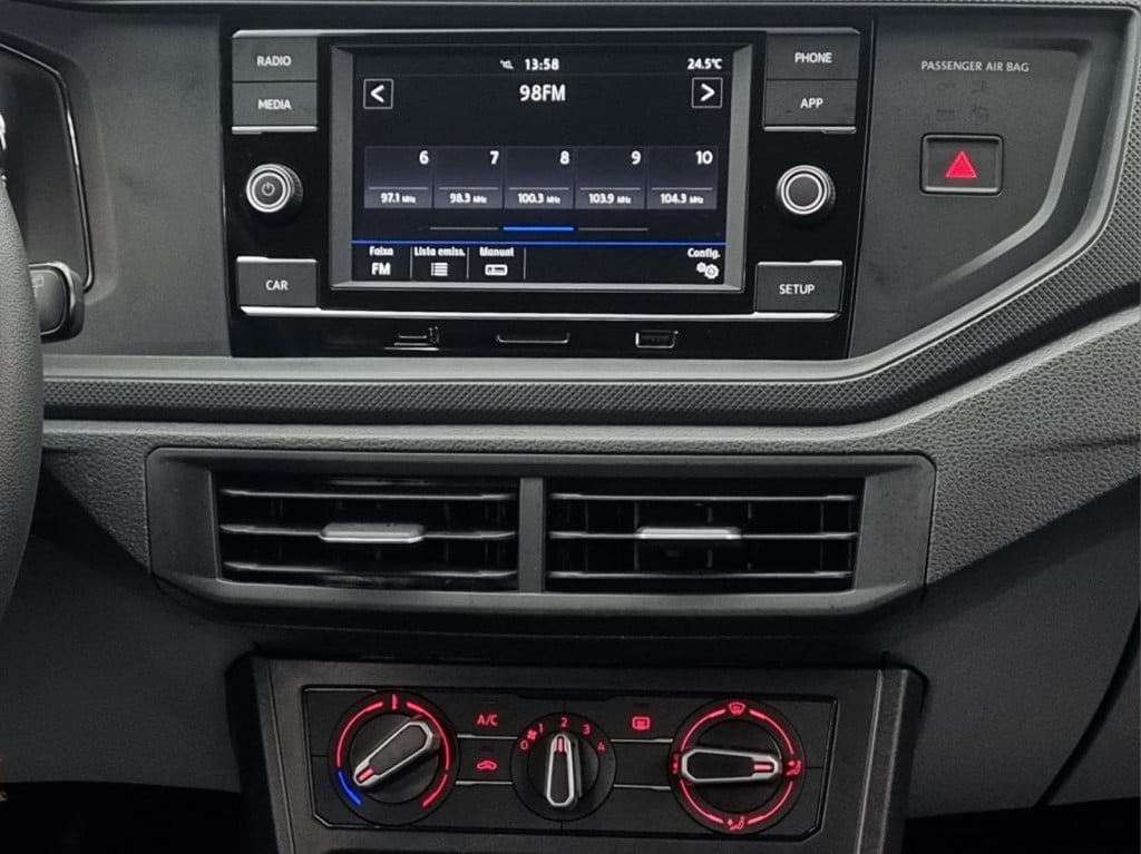Imagem do veículo VOLKSWAGEN POLO MPI 1.0 FLEX MANUAL - 2023 - BRANCO