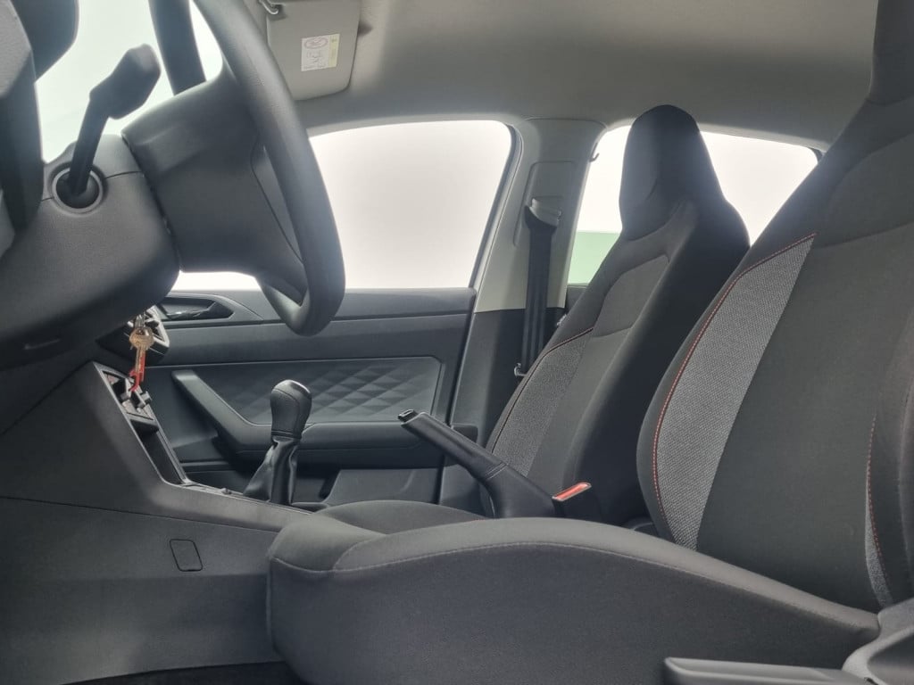 Imagem do veículo VOLKSWAGEN POLO MPI 1.0 FLEX MANUAL - 2023 - BRANCO