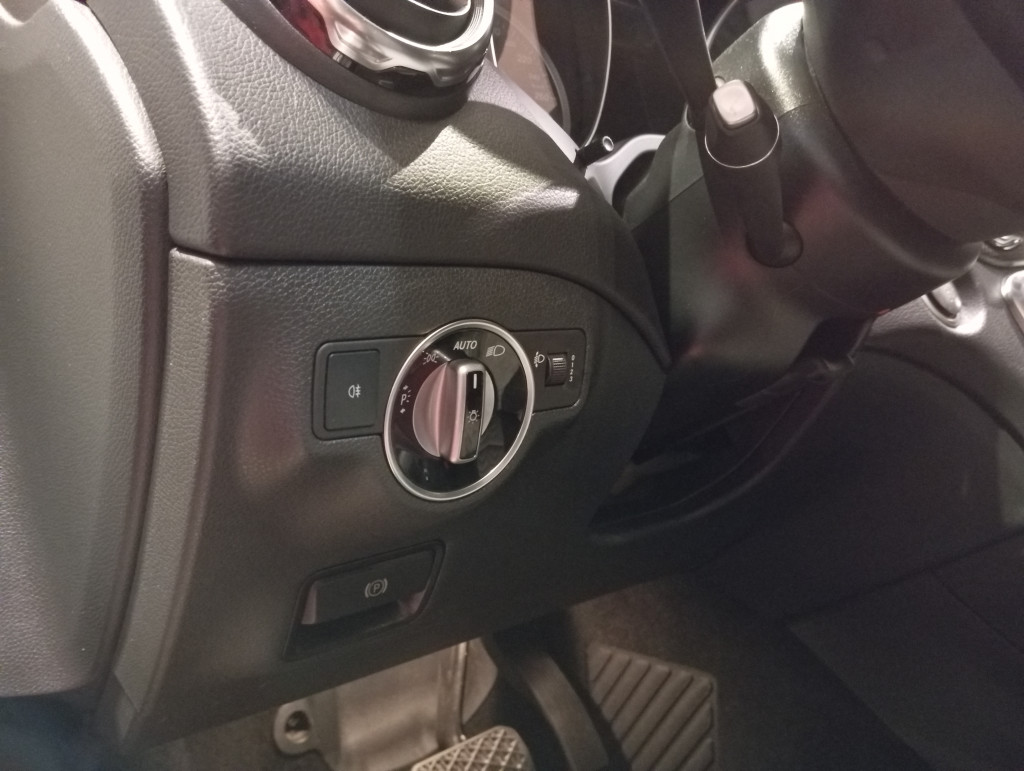 Imagem do veículo MERCEDES-BENZ GLA 200 STYLE 1.6 TURBO FLEX AUTOMATIZADO - 2018 - BRANCO