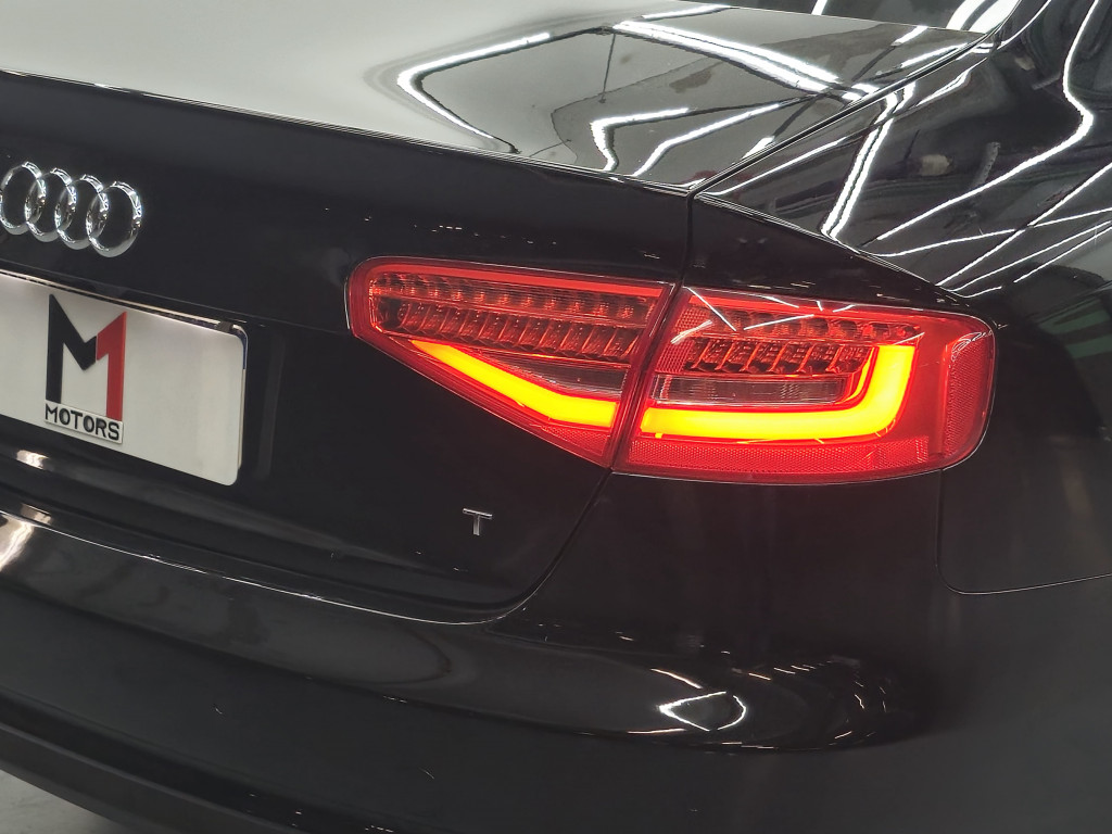 Imagem do veículo AUDI A4 SEDAN AMBIENTE 1.8 TFSI GASOLINA CVT - 2015 - PRETO
